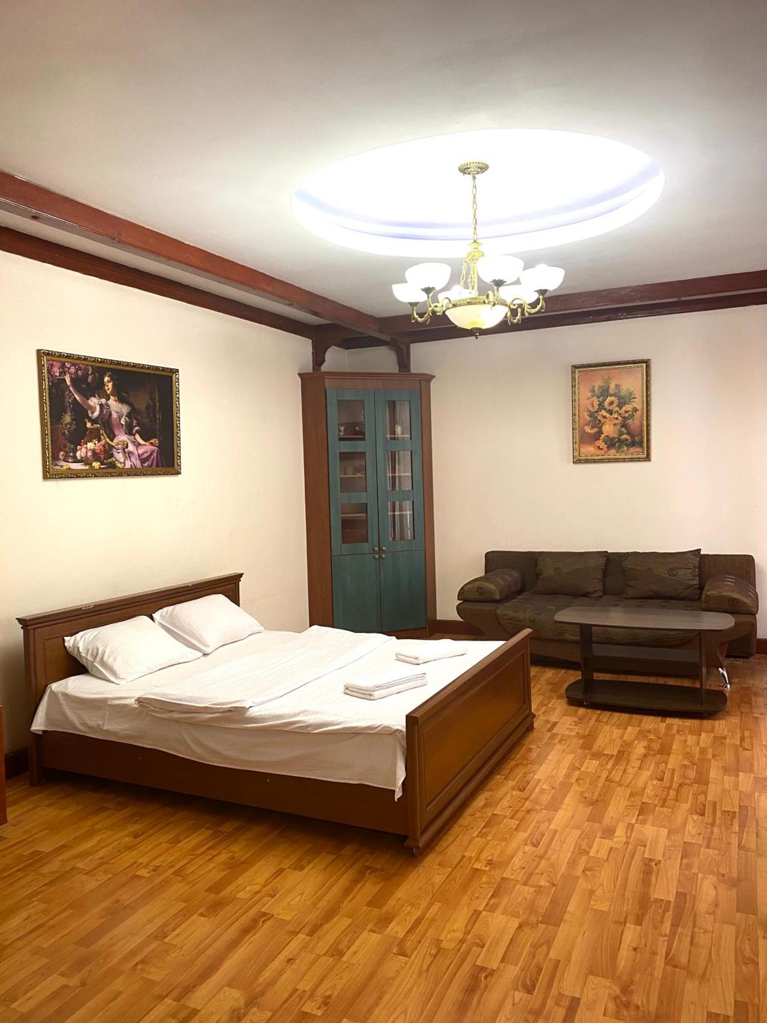 Квартира Подобово В Центрі На Вулиці Проспект Свободи 7 Lviv Extérieur photo