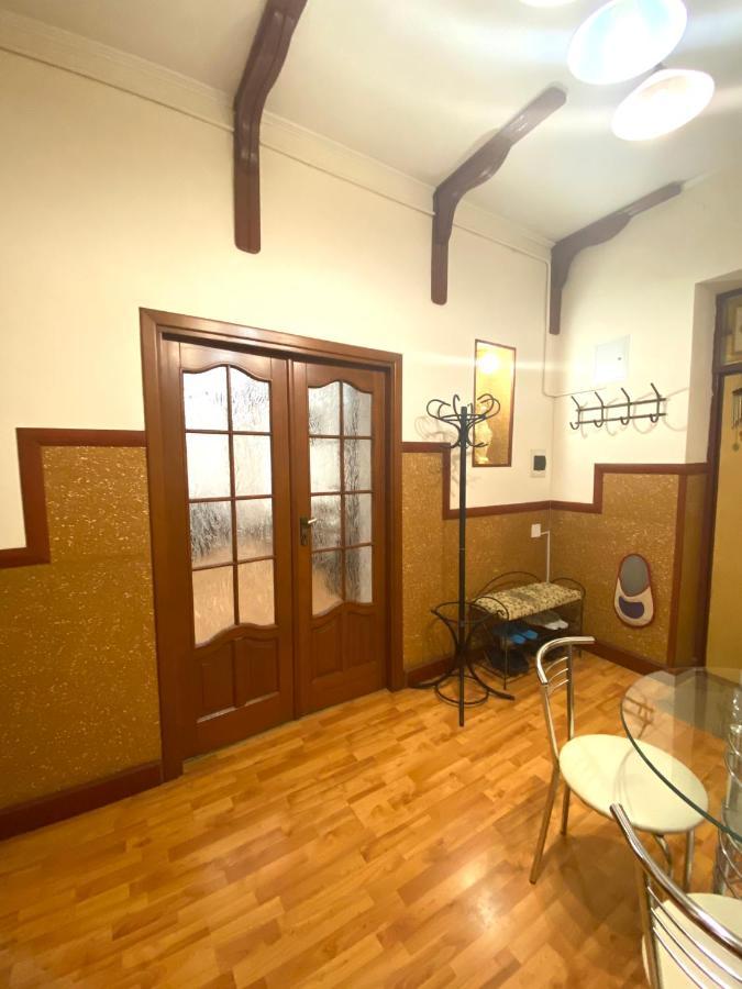 Квартира Подобово В Центрі На Вулиці Проспект Свободи 7 Lviv Extérieur photo