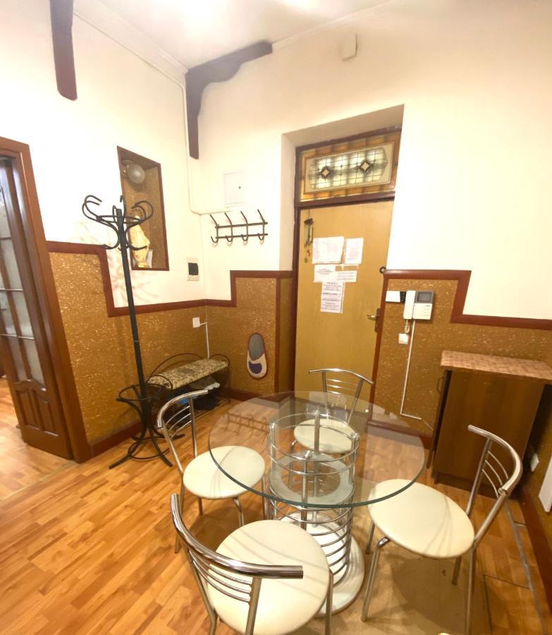 Квартира Подобово В Центрі На Вулиці Проспект Свободи 7 Lviv Extérieur photo