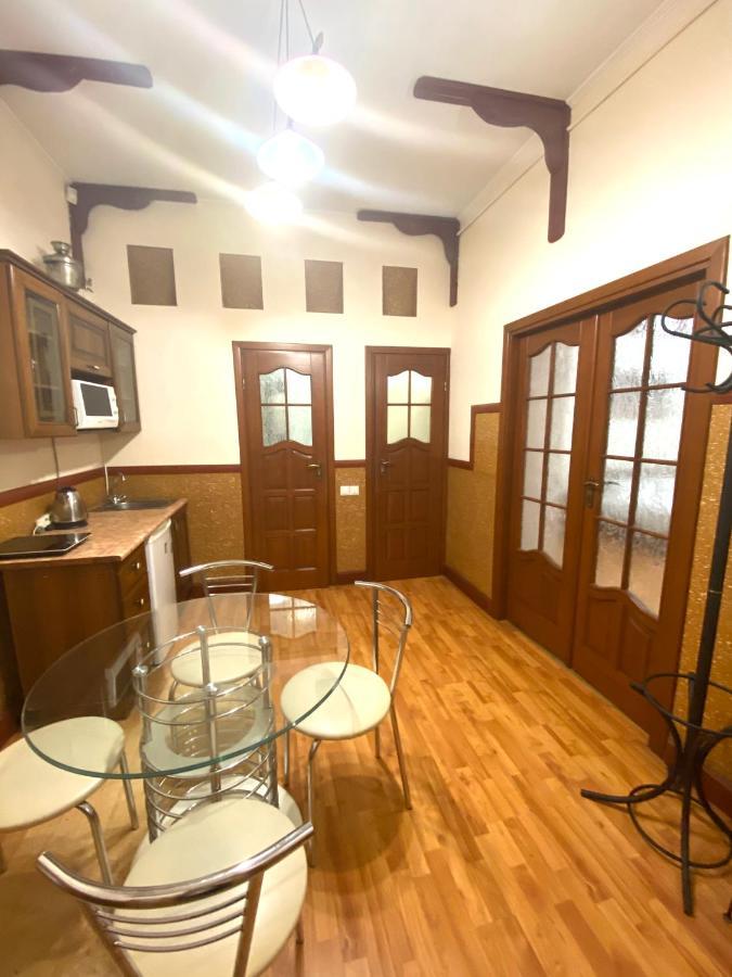 Квартира Подобово В Центрі На Вулиці Проспект Свободи 7 Lviv Extérieur photo