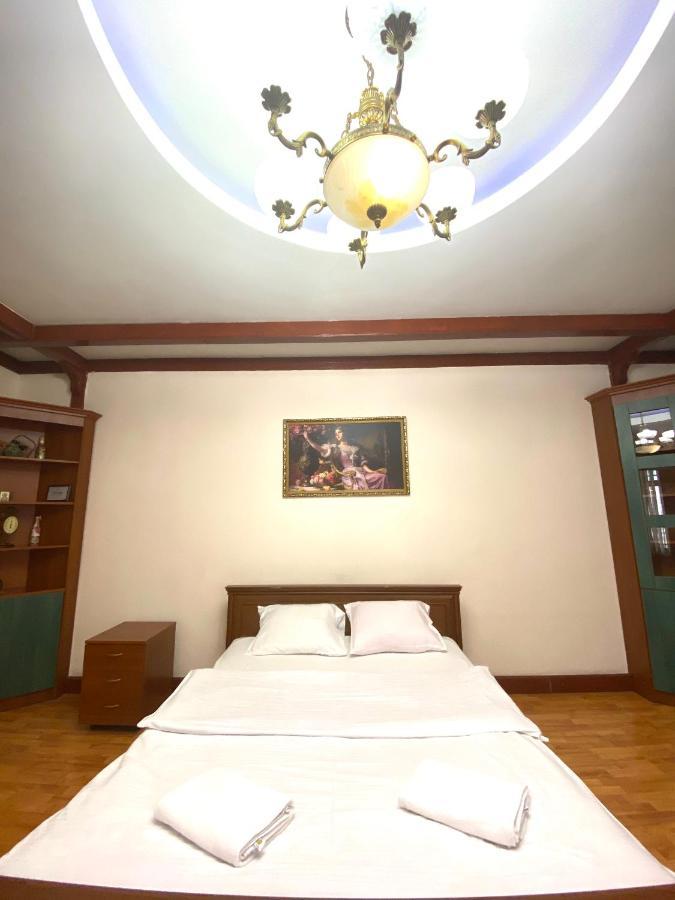 Квартира Подобово В Центрі На Вулиці Проспект Свободи 7 Lviv Extérieur photo
