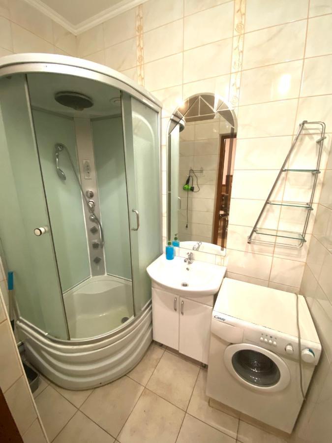 Квартира Подобово В Центрі На Вулиці Проспект Свободи 7 Lviv Extérieur photo