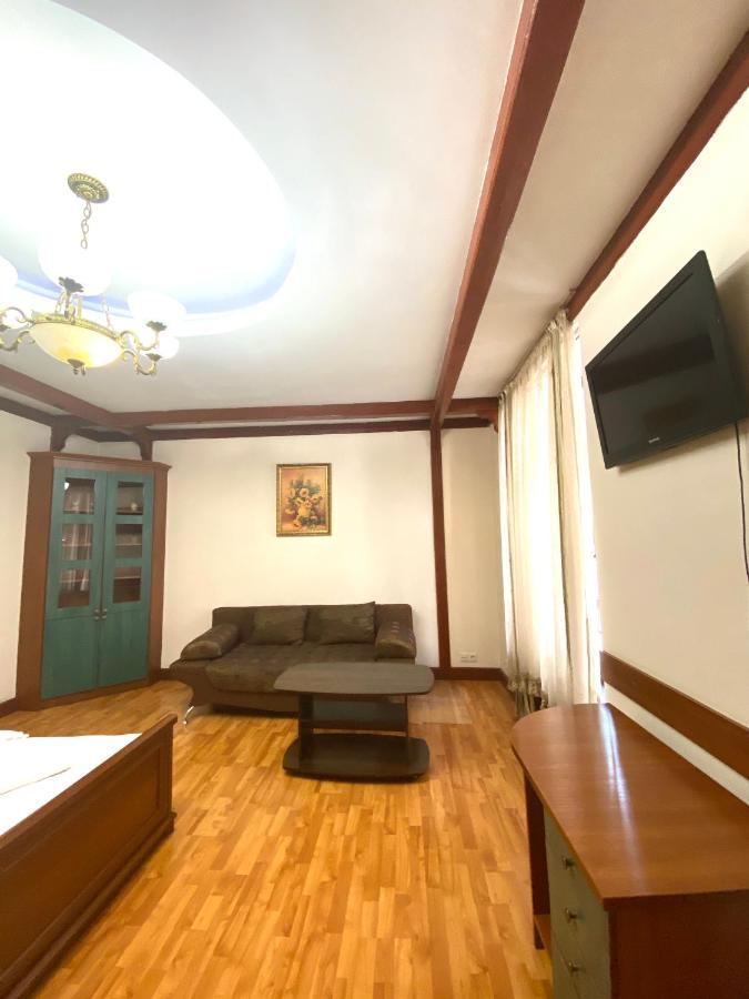 Квартира Подобово В Центрі На Вулиці Проспект Свободи 7 Lviv Extérieur photo