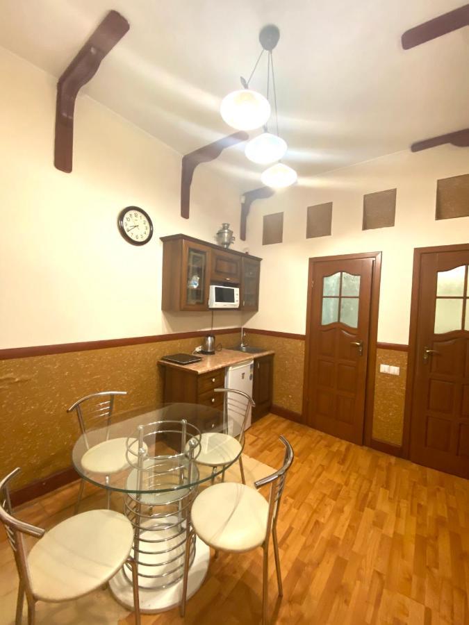Квартира Подобово В Центрі На Вулиці Проспект Свободи 7 Lviv Extérieur photo